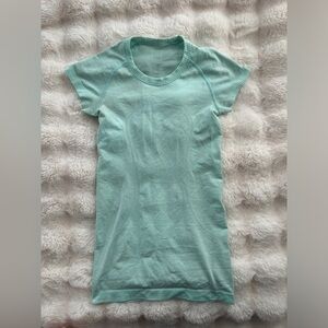 Lululemon swiftly tech top size 2 mint green blue